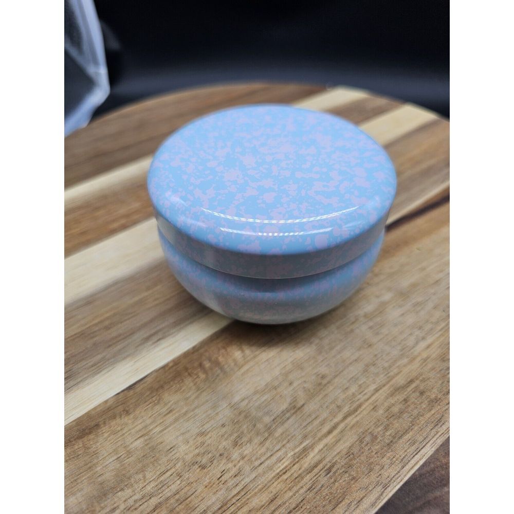 Pioneer Woman Honeysuckle & Hydrangea Tin Candle 4.95oz‎